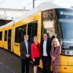 Berlins extralange Straßenbahn ist auf der M4 im Fahrgastbetrieb